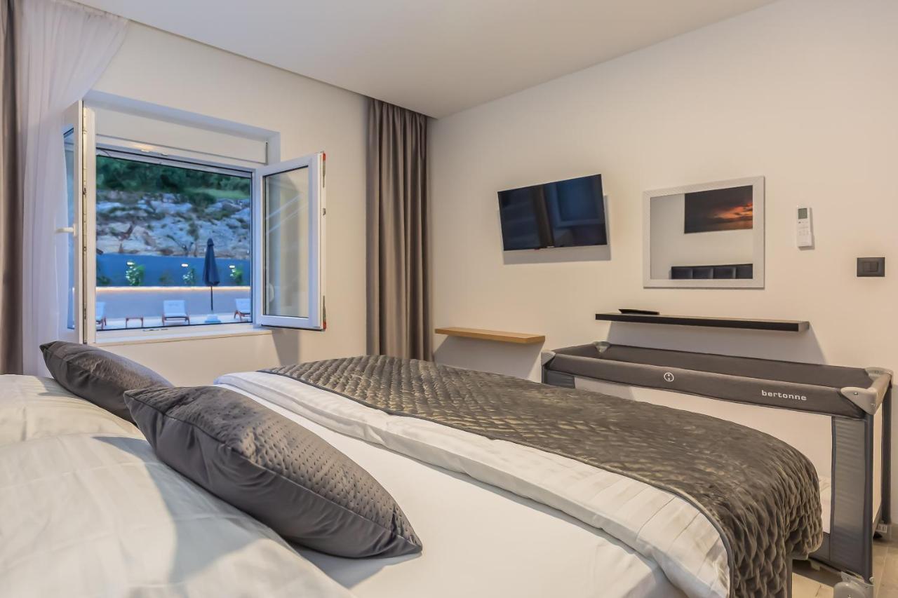Luxury Apartment Lorena - Private Heated Pool - Jesenice  Eksteriør bilde